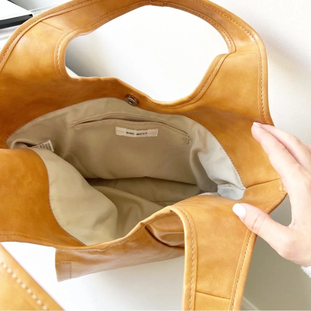 Vintage Nine West Leather Tan Shoulder Bag